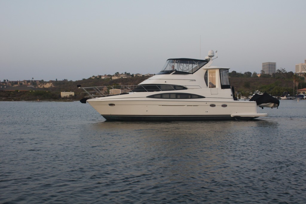 2005 Carver 44
